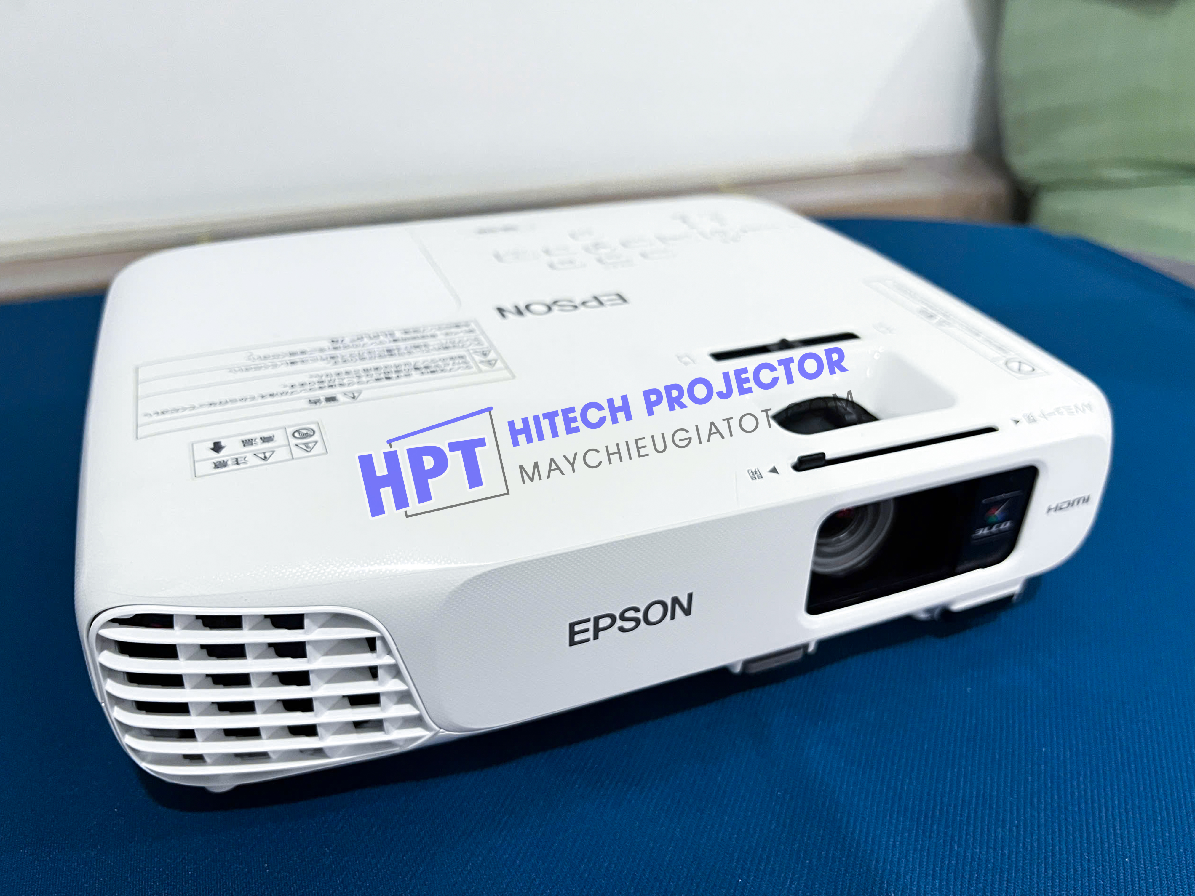Alternative view of EPSON EB-S18
