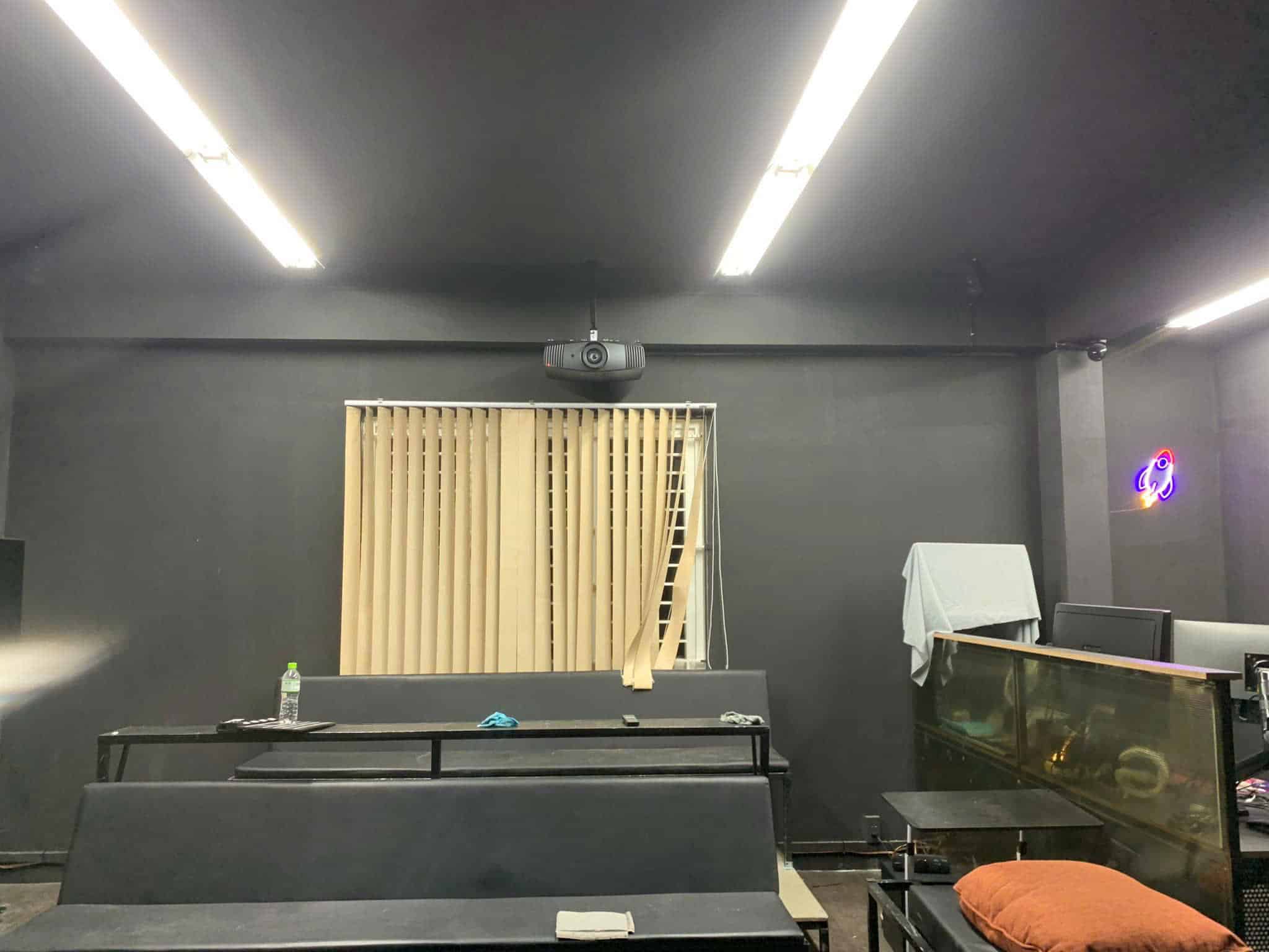 Lắp đặt máy chiếu màn chiếu 